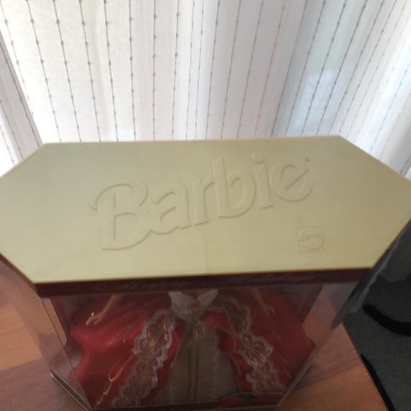 10th Anniversary Barbie Doll Happy Holidays 1997 - Picture 8 of 13